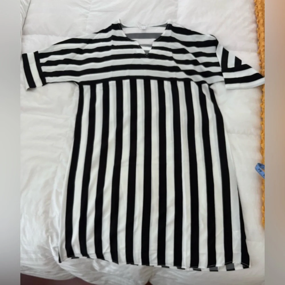 NWT Striped Dress - Modern - Picture 3 of 11